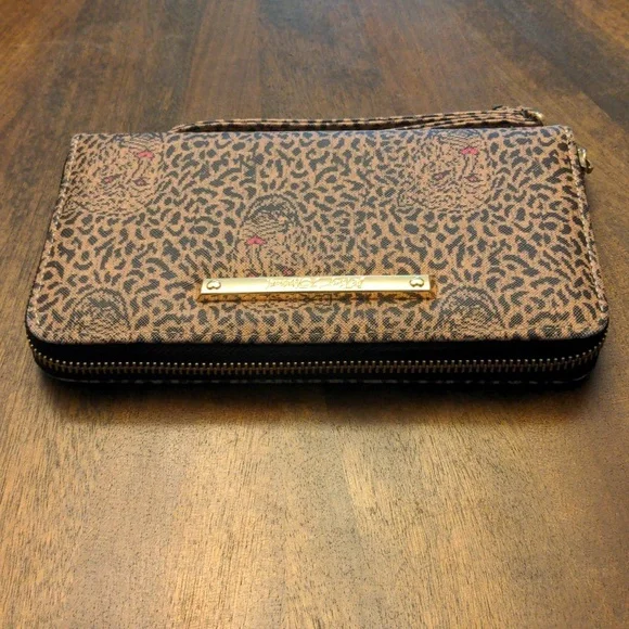 Betsey Johnson Leopard Print Zip-Around Wristlet Wallet - Picture 4 of 13
